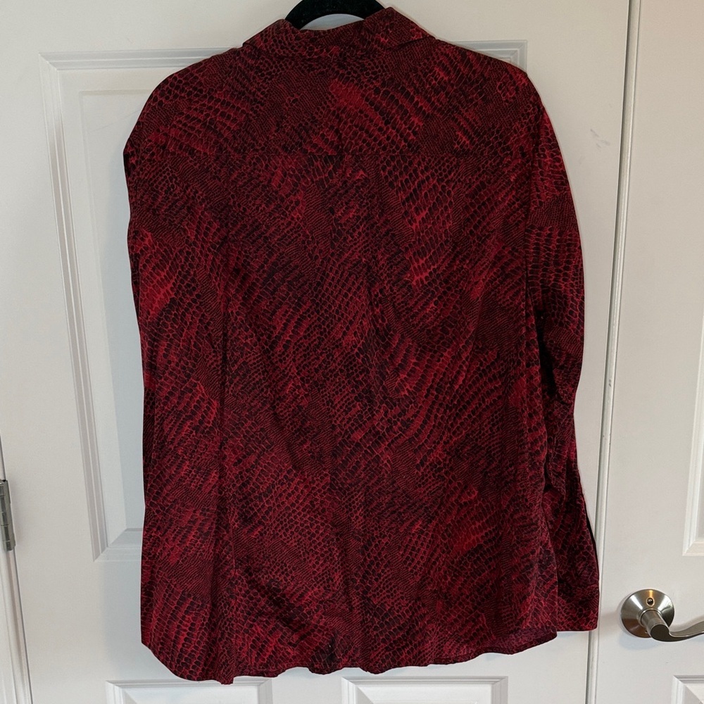 Jones New York Ruby Red Snake Print Button-Up Shirt Red Snap Buttons Size 3X - Picture 7 of 7